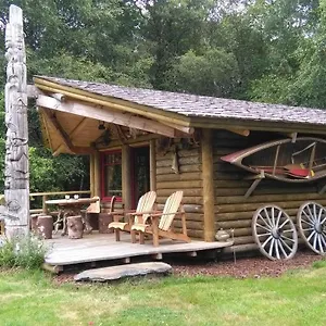 Couette-café D'hôte Atypique Trappeur West Little Ranch, Guiscriff